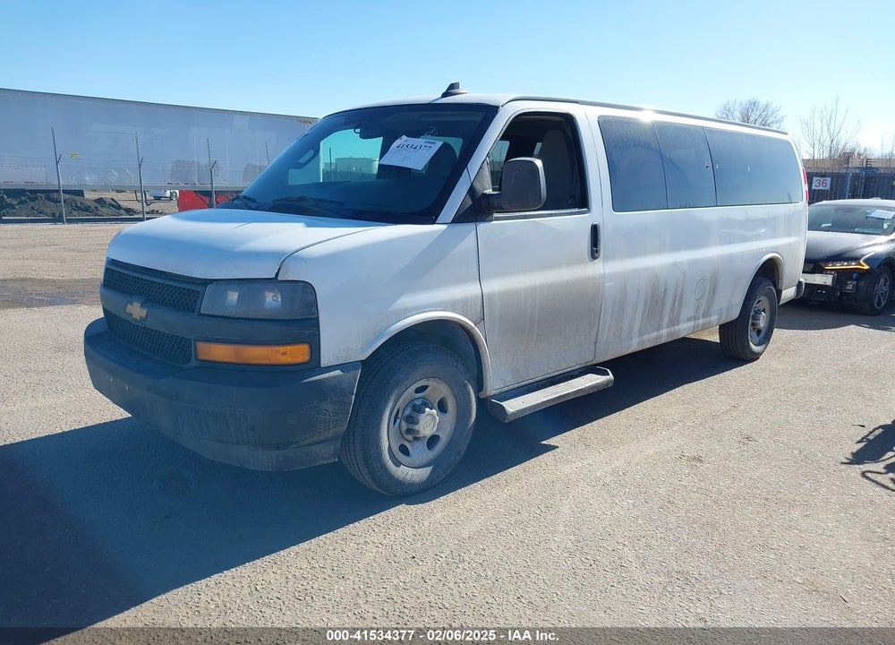 2022 CHEVROLET EXPRESS PASSENGER RWD 3500 EXTENDED WHEELBASE LS VIN: 1GAZGNF78N1235101