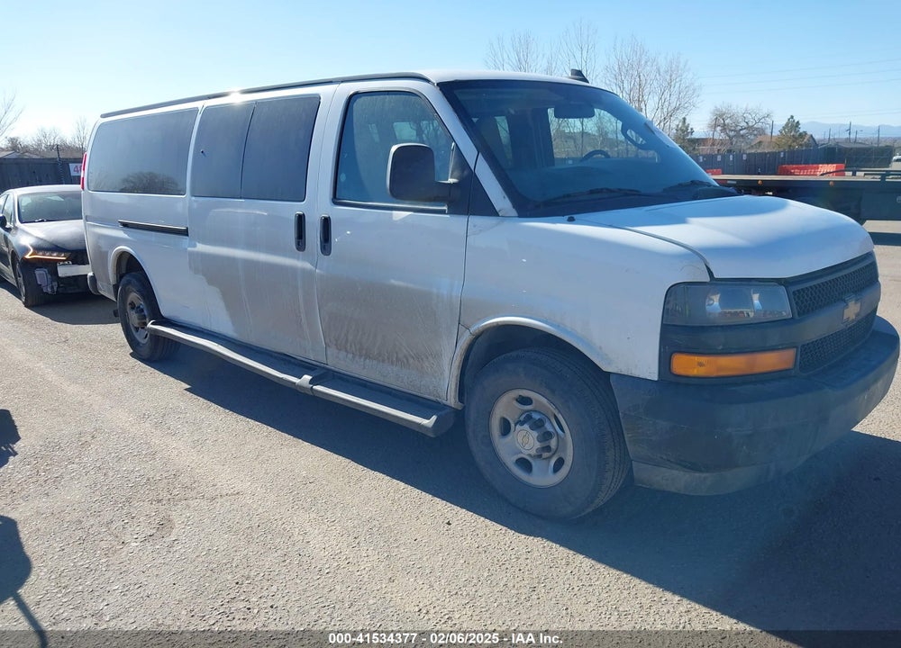 2022 CHEVROLET EXPRESS PASSENGER RWD 3500 EXTENDED WHEELBASE LS VIN: 1GAZGNF78N1235101