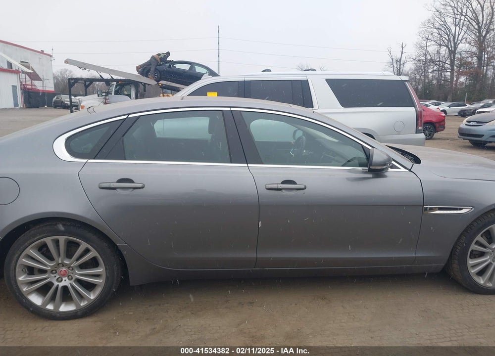 2020 JAGUAR XF VIN: SAJBK4FX3LCY83949