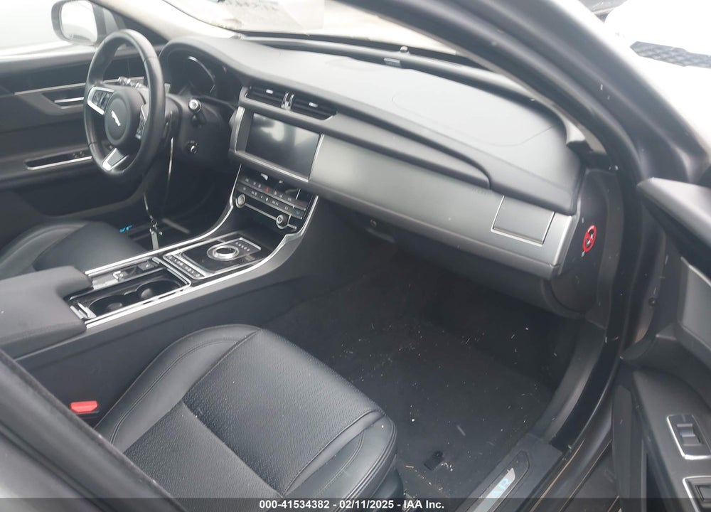 2020 JAGUAR XF VIN: SAJBK4FX3LCY83949
