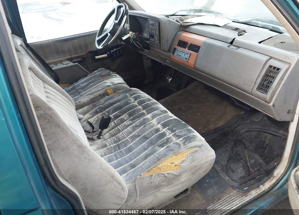 1992 CHEVROLET GMT-400 C1500 VIN: 2GCEC19K2N1181105