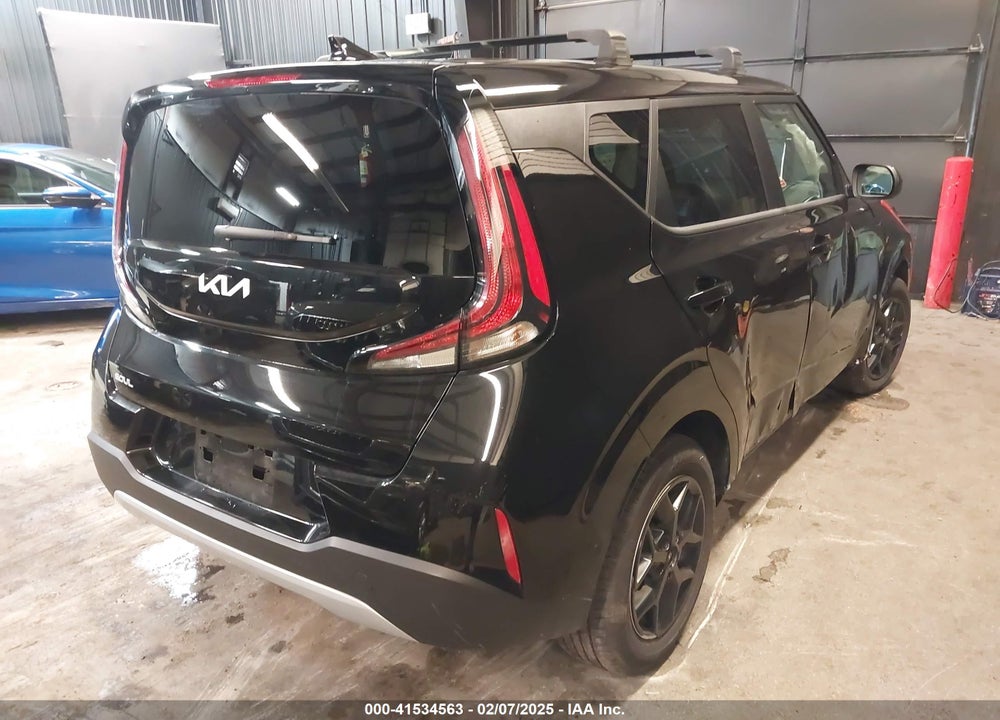 2023 KIA SOUL VIN: KNDJ23AU4P7894085