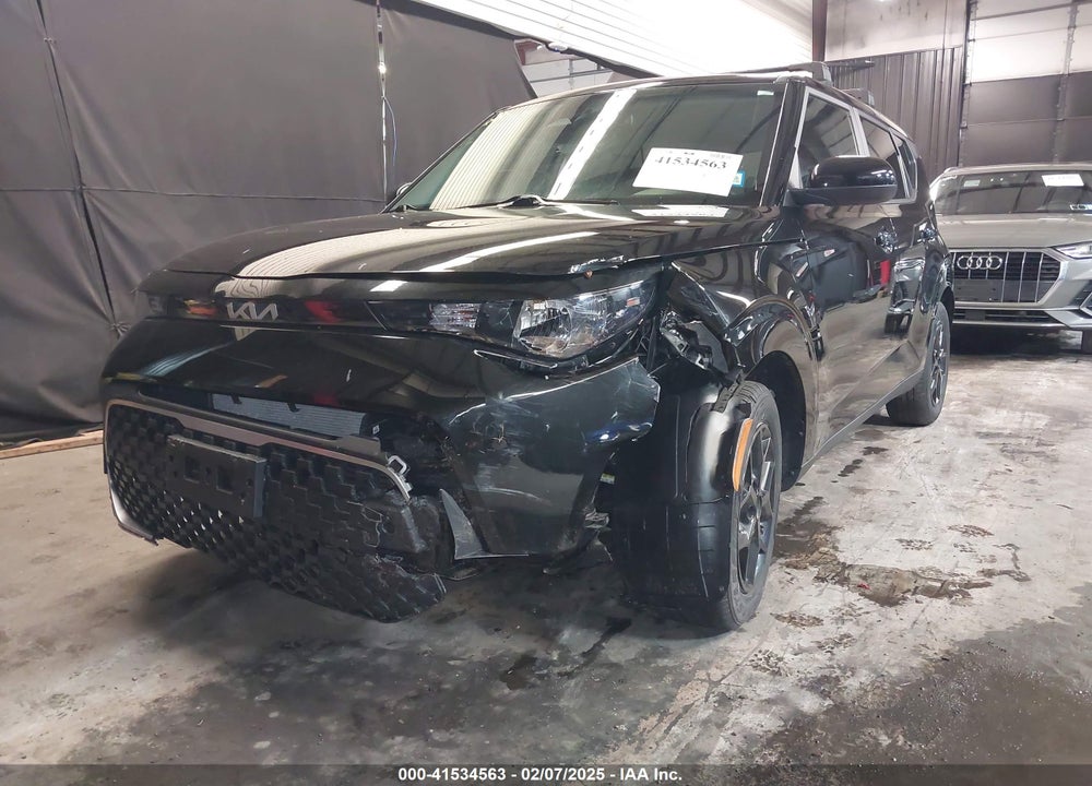 2023 KIA SOUL VIN: KNDJ23AU4P7894085