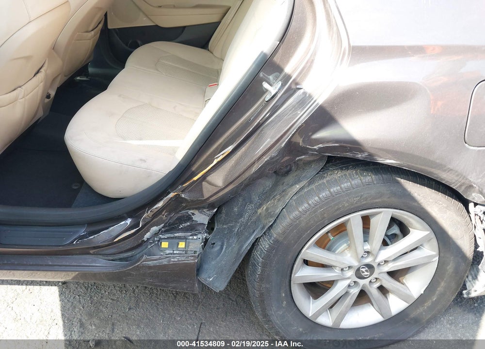 2015 HYUNDAI SONATA SE VIN: 5NPE24AF0FH059555