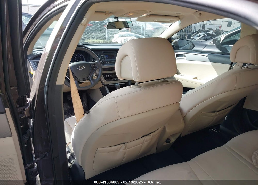 2015 HYUNDAI SONATA SE VIN: 5NPE24AF0FH059555