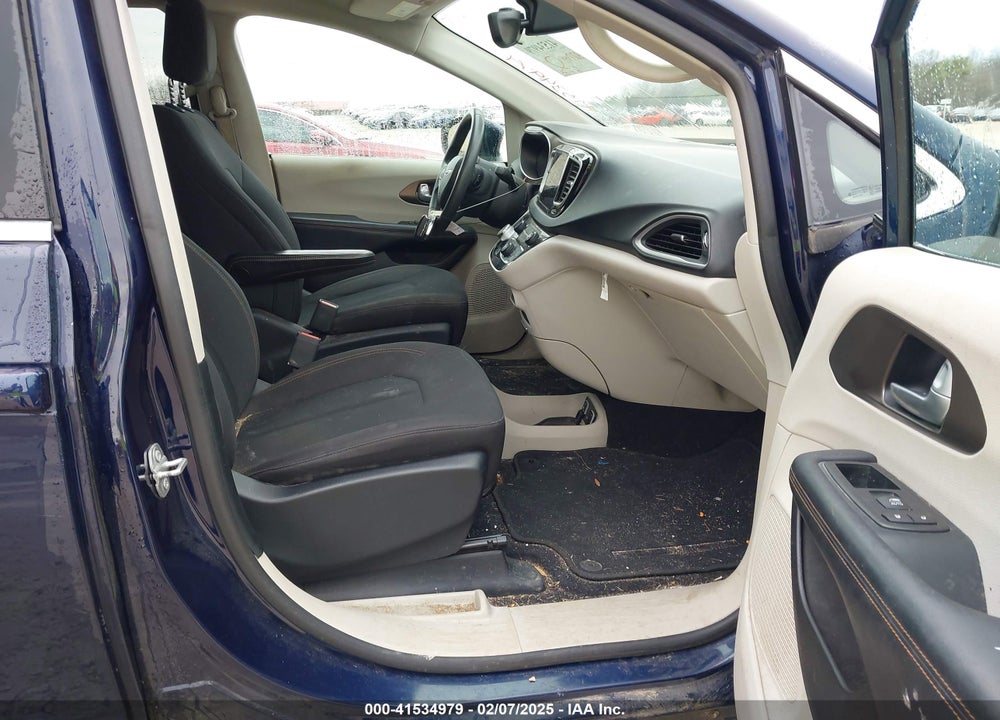 2017 CHRYSLER PACIFICA TOURING VIN: 2C4RC1DG7HR553693