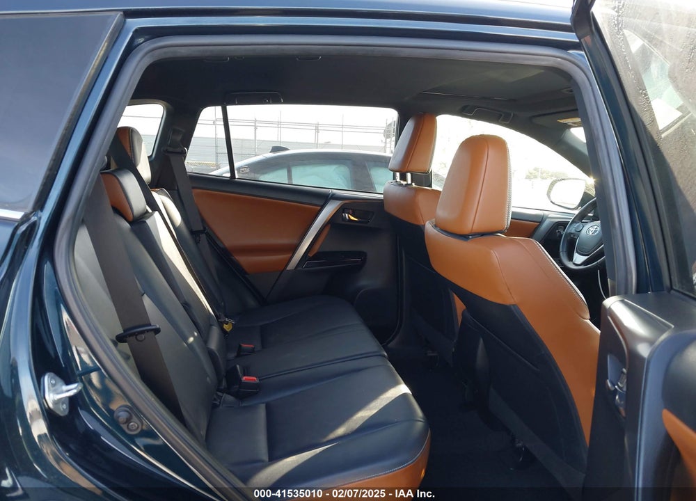 2017 TOYOTA RAV4 SE VIN: JTMNFREV9HJ714700