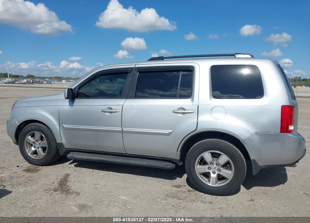 2011 HONDA PILOT EX-L VIN: 5FNYF3H63BB014412