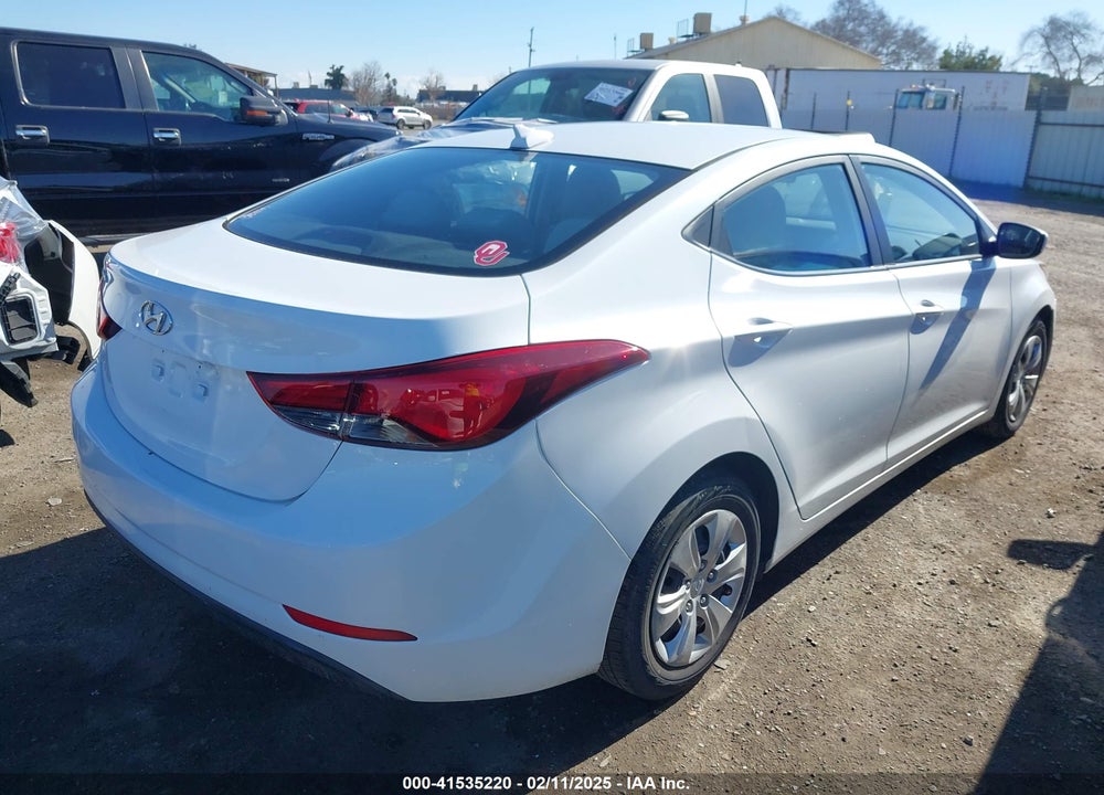 2016 HYUNDAI ELANTRA SE VIN: 5NPDH4AE4GH779377