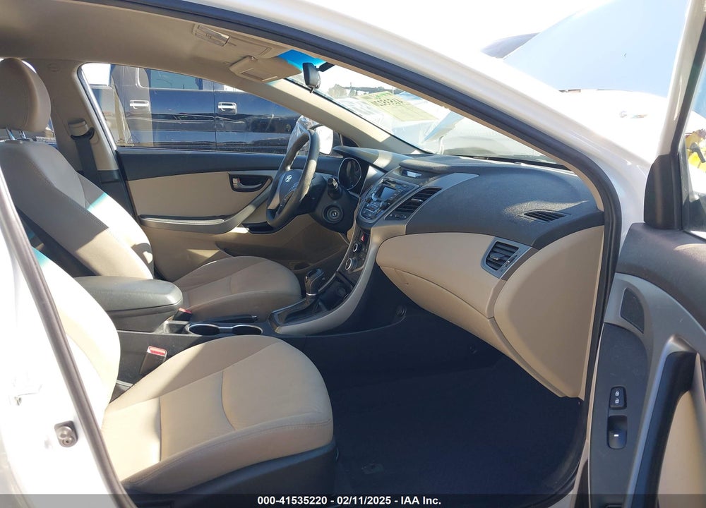 2016 HYUNDAI ELANTRA SE VIN: 5NPDH4AE4GH779377