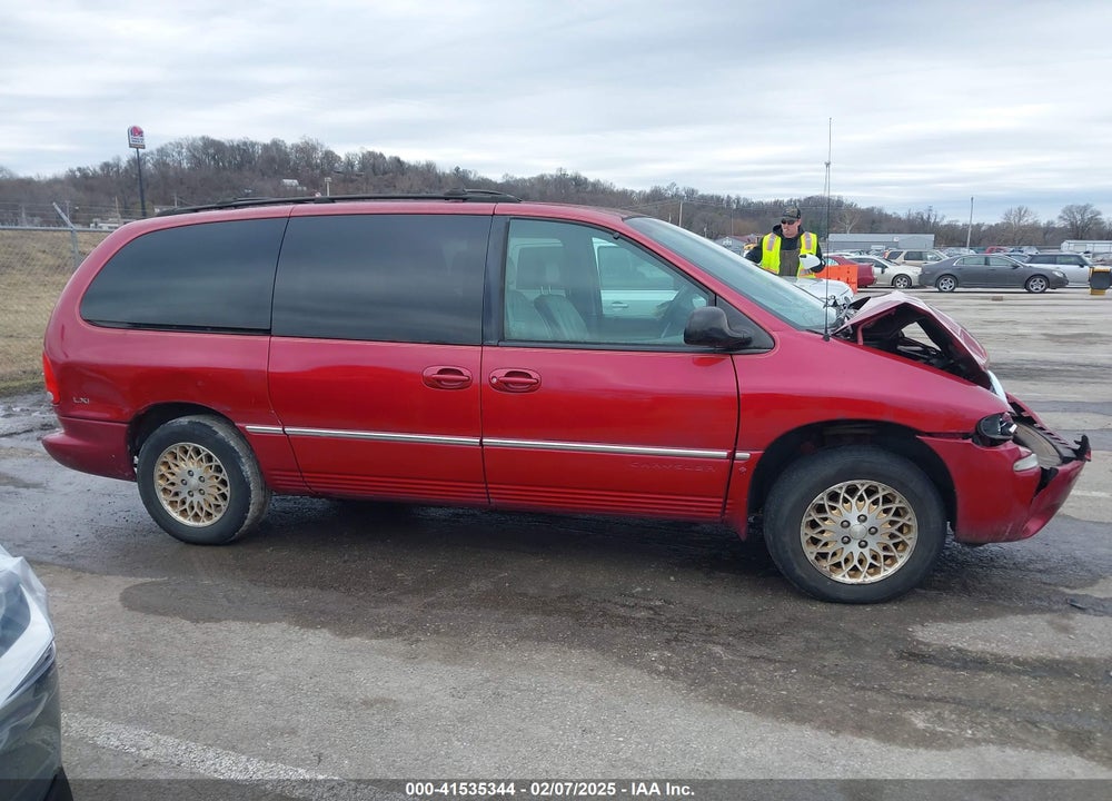 1998 CHRYSLER TOWN & COUNTRY LXI VIN: 1C4GP64L8WB589426