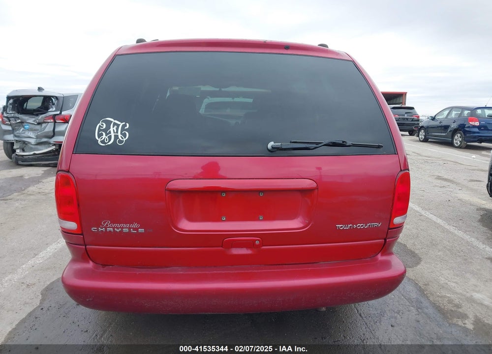 1998 CHRYSLER TOWN & COUNTRY LXI VIN: 1C4GP64L8WB589426