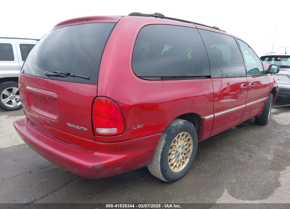 1998 CHRYSLER TOWN & COUNTRY LXI VIN: 1C4GP64L8WB589426