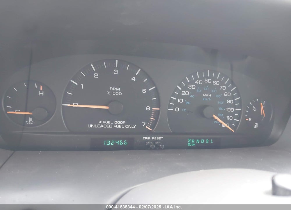 1998 CHRYSLER TOWN & COUNTRY LXI VIN: 1C4GP64L8WB589426