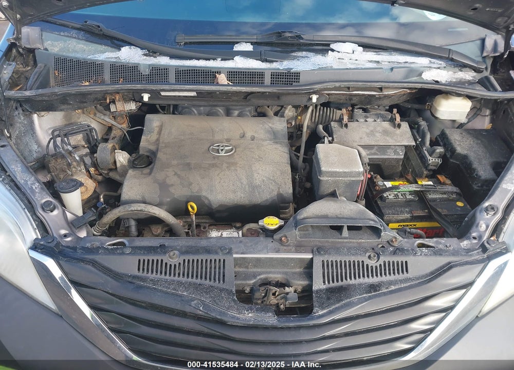 2011 TOYOTA SIENNA VIN: 5TDKK3DC3BS104605