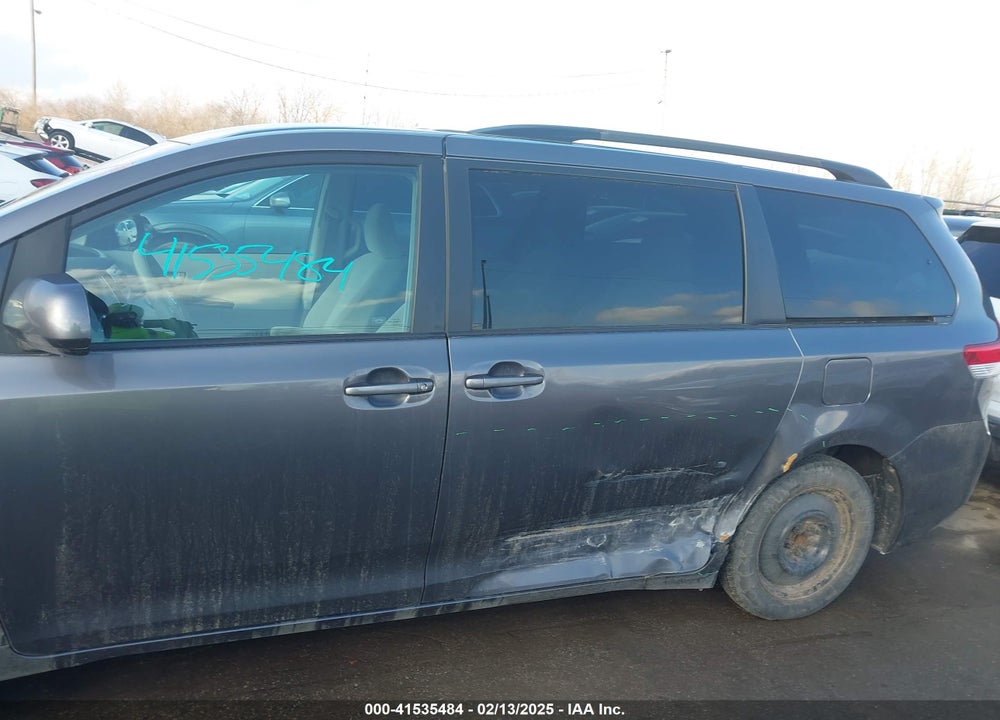 2011 TOYOTA SIENNA VIN: 5TDKK3DC3BS104605