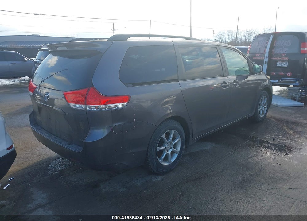 2011 TOYOTA SIENNA VIN: 5TDKK3DC3BS104605