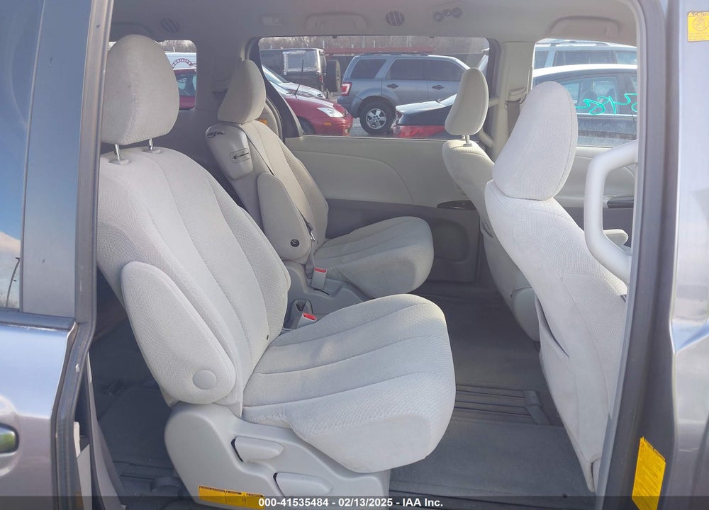 2011 TOYOTA SIENNA VIN: 5TDKK3DC3BS104605