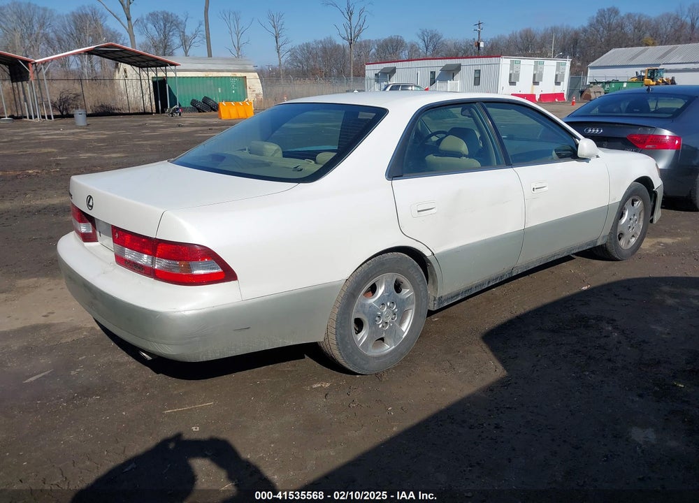 2000 LEXUS ES 300 VIN: JT8BF28G3Y0270418