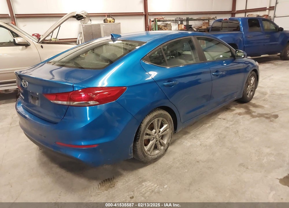 2018 HYUNDAI ELANTRA VIN: 5NPD84LF2JH337758
