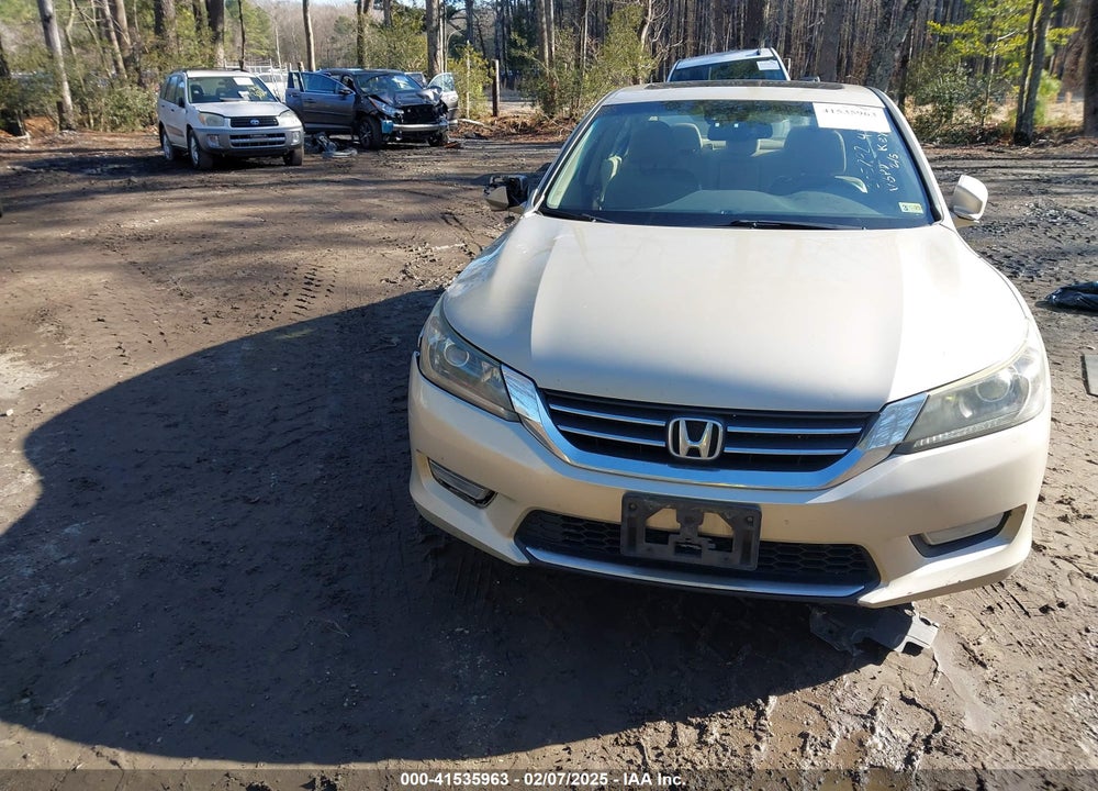 2013 HONDA ACCORD VIN: 1HGCR2F85DA134788