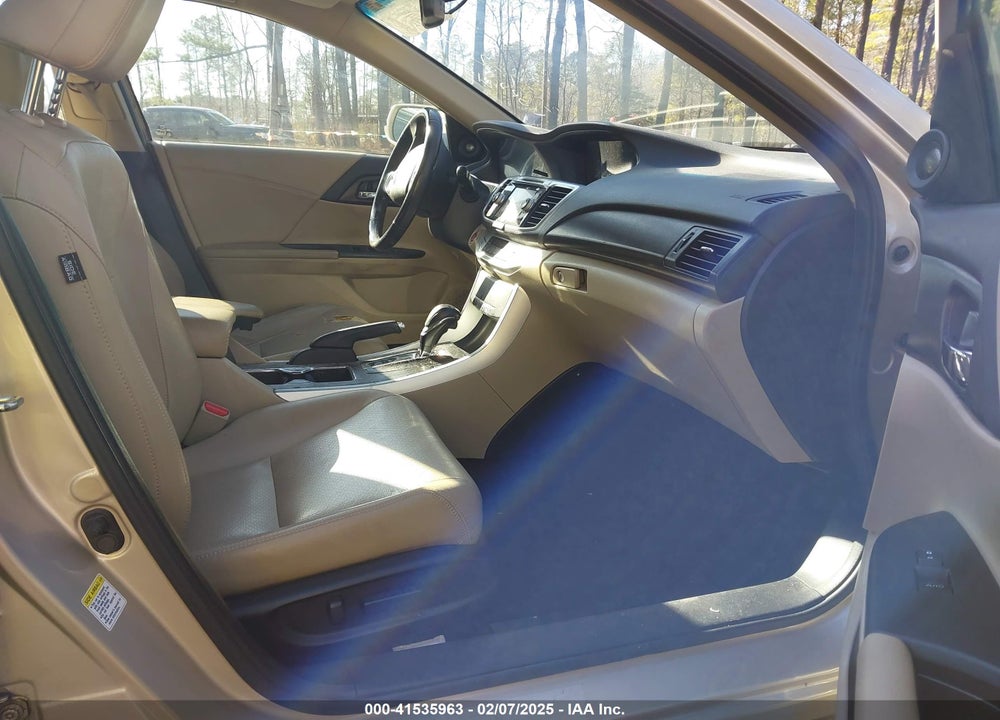 2013 HONDA ACCORD VIN: 1HGCR2F85DA134788