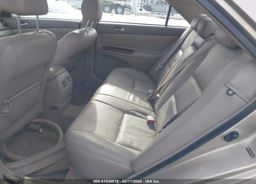 2005 TOYOTA CAMRY XLE V6 VIN: 4T1BF30K15U616957