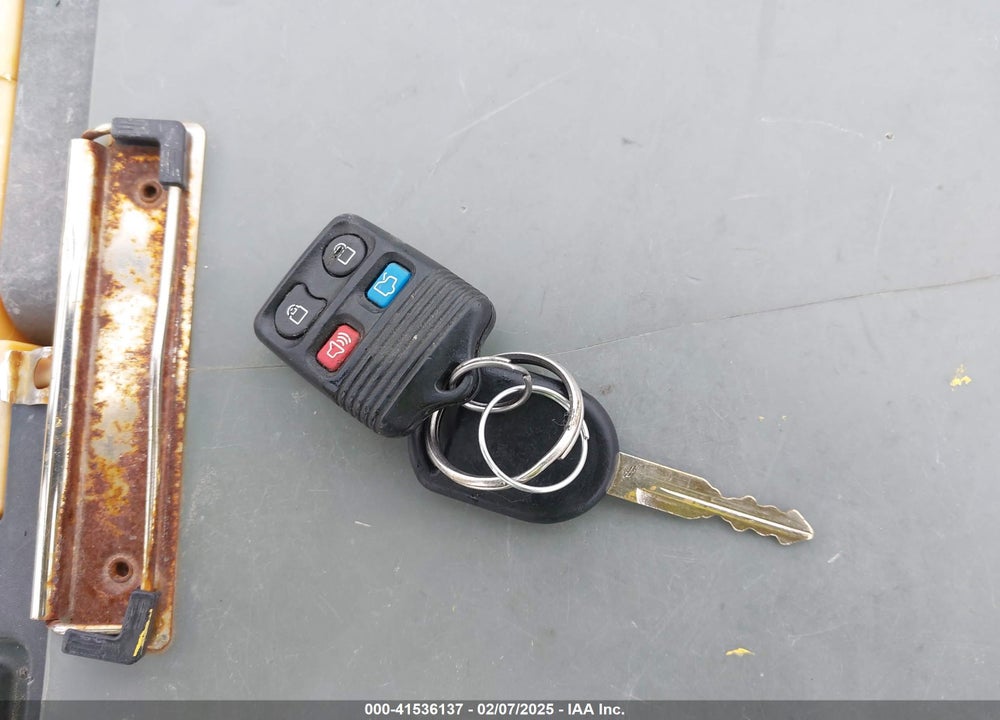 2010 FORD FOCUS SE VIN: 1FAHP3FN4AW220555