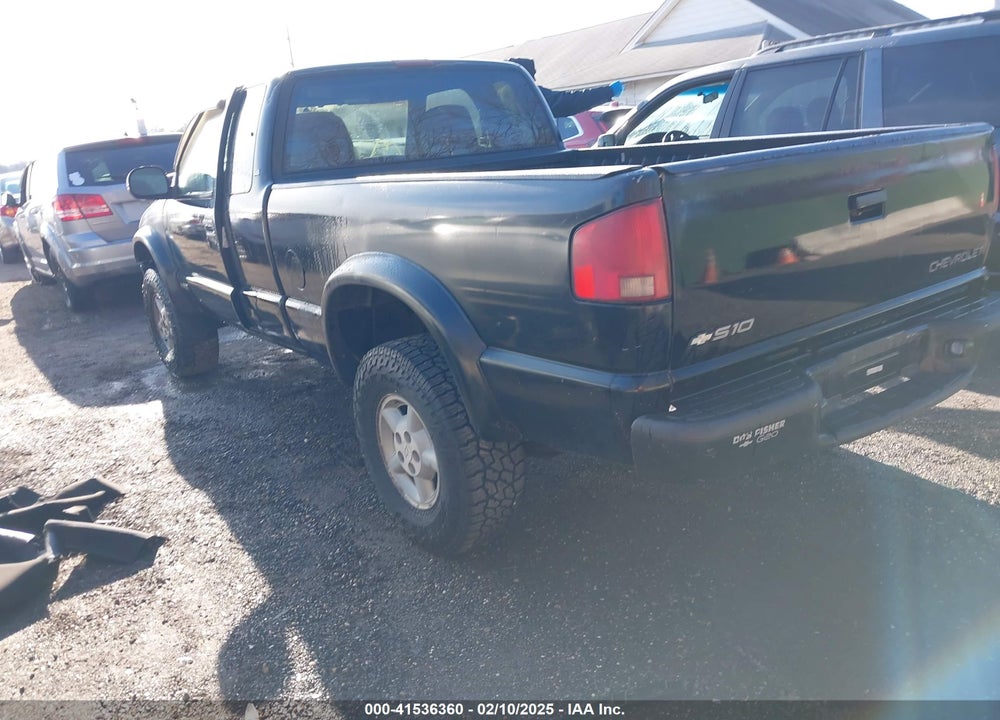 1998 CHEVROLET S-10 LS VIN: 1GCCT19W6W8116587