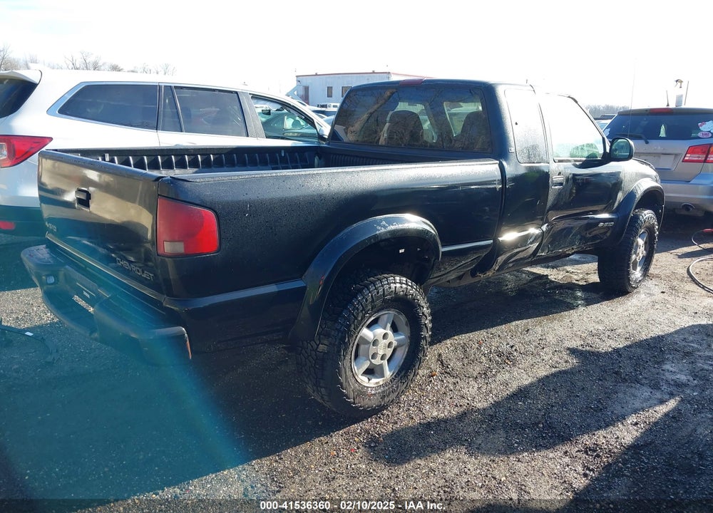 1998 CHEVROLET S-10 LS VIN: 1GCCT19W6W8116587