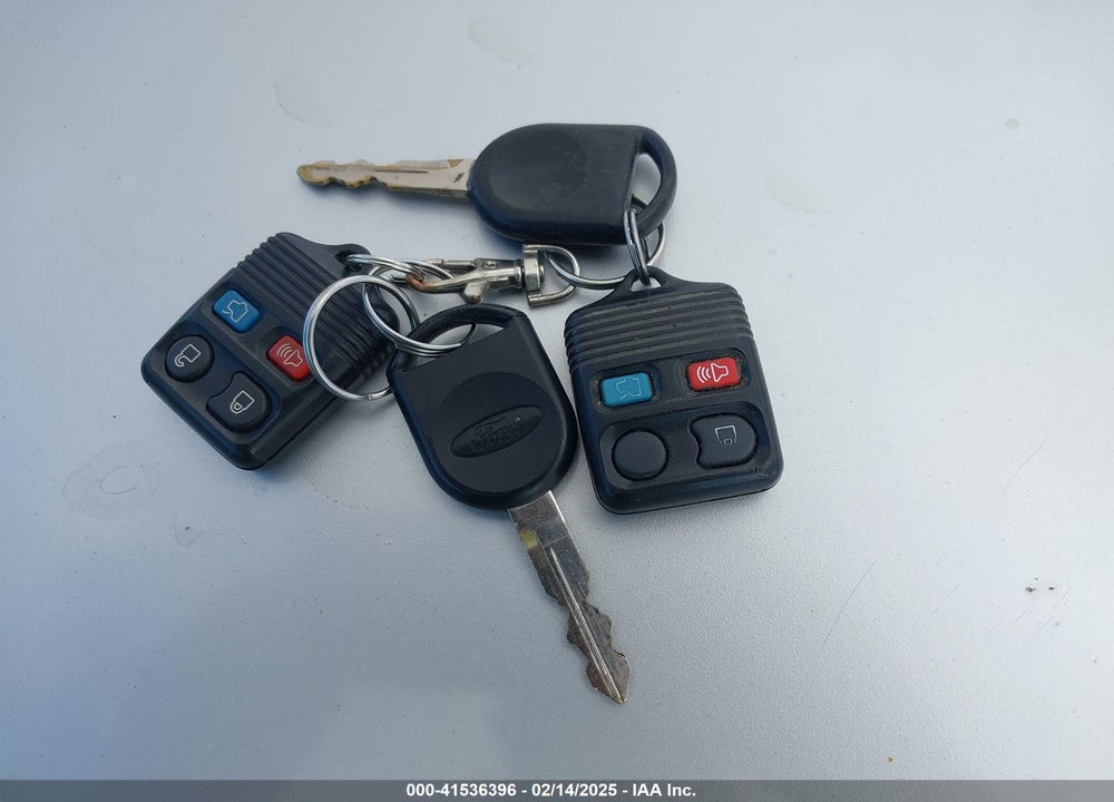 2010 FORD FOCUS SEL VIN: 1FAHP3HN7AW207909