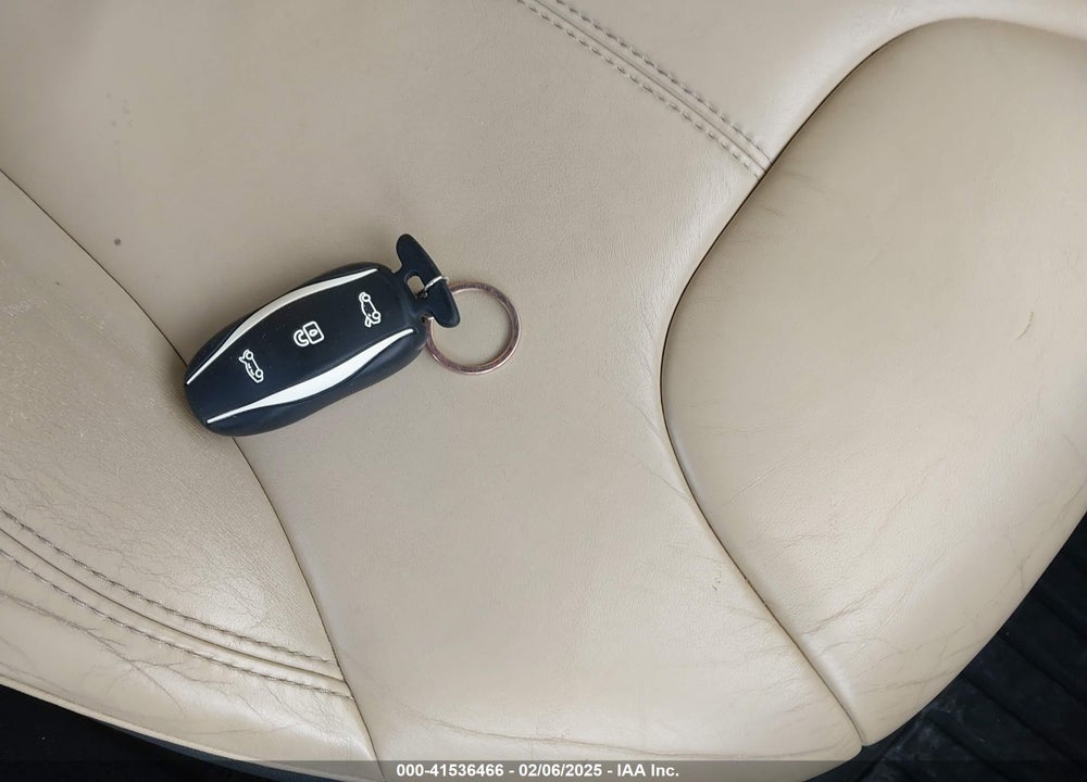 2015 TESLA MODEL S VIN: 5YJSA1H29FFP73187