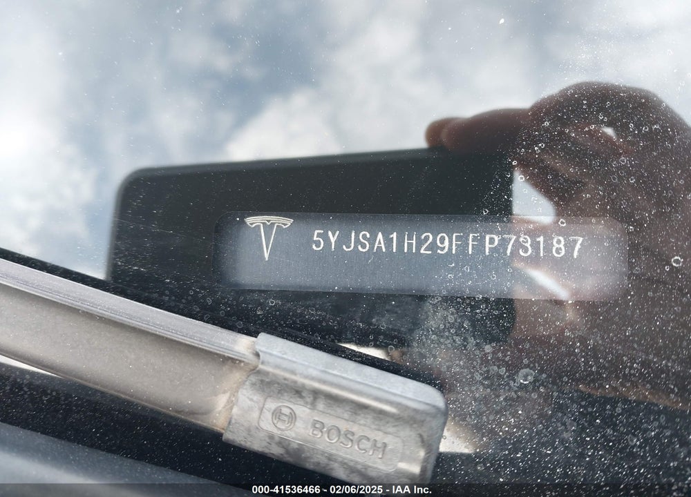 2015 TESLA MODEL S VIN: 5YJSA1H29FFP73187