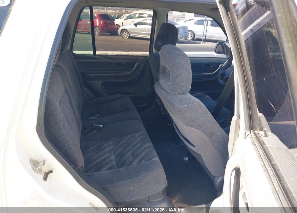 2000 HONDA CR-V LX VIN: JHLRD2847YS002264