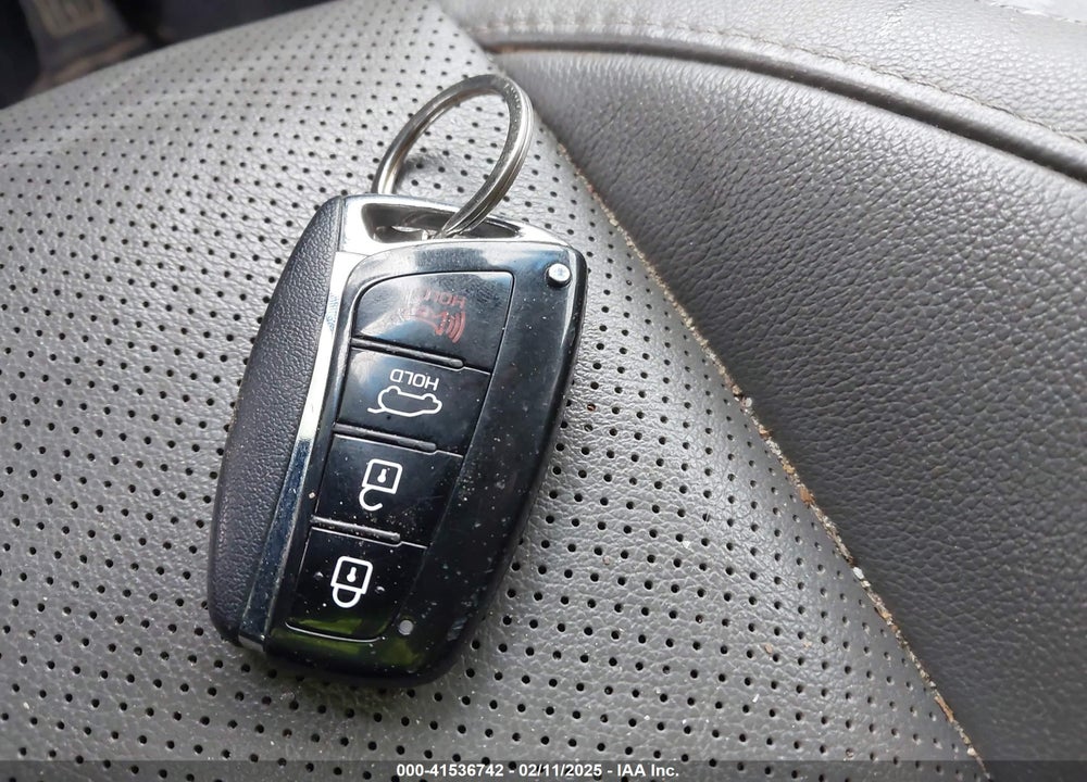 2017 HYUNDAI SANTA FE LIMITED ULTIMATE VIN: KM8SRDHFXHU225489