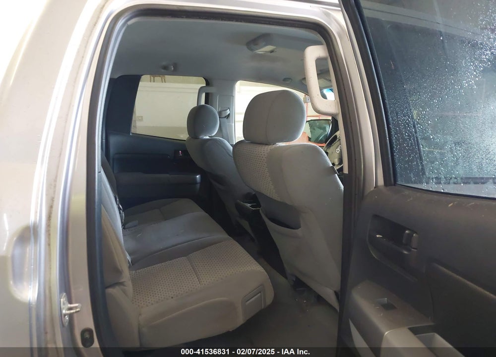 2010 TOYOTA TUNDRA VIN: 5TFUM5F18AX005636
