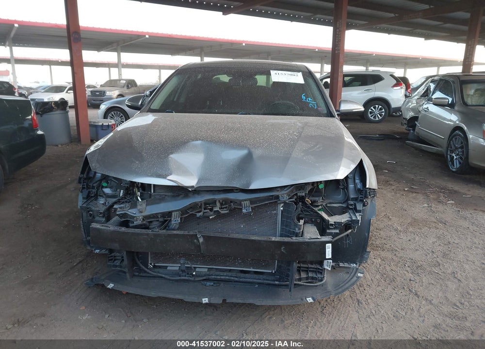 2016 KIA OPTIMA VIN: 5XXGU4L3XGG111809