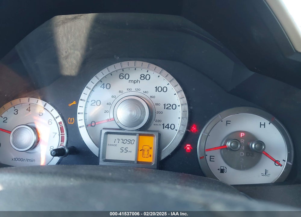 2011 HONDA PILOT LX VIN: 5FNYF3H24BB020152
