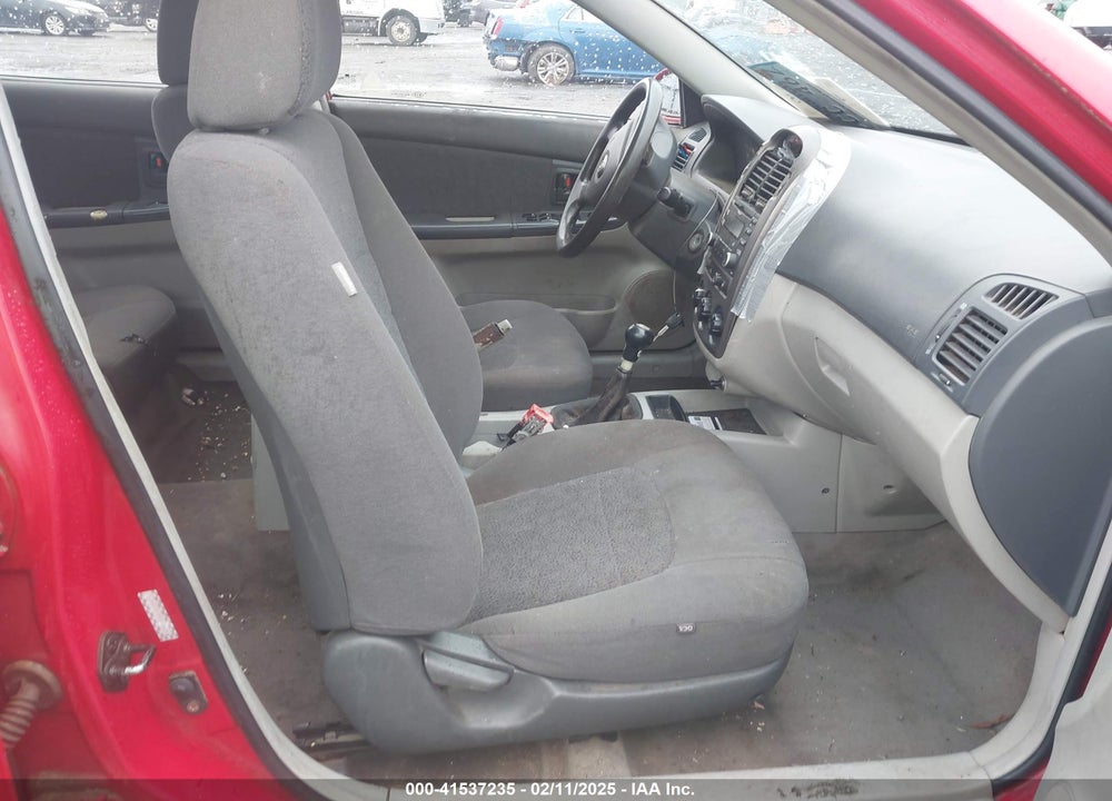 2006 KIA SPECTRA5 VIN: KNAFE161065328108