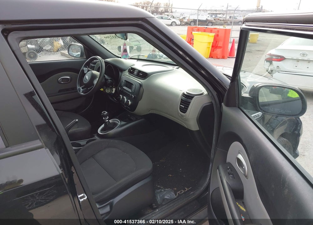 2015 KIA SOUL VIN: KNDJN2A23F7140738