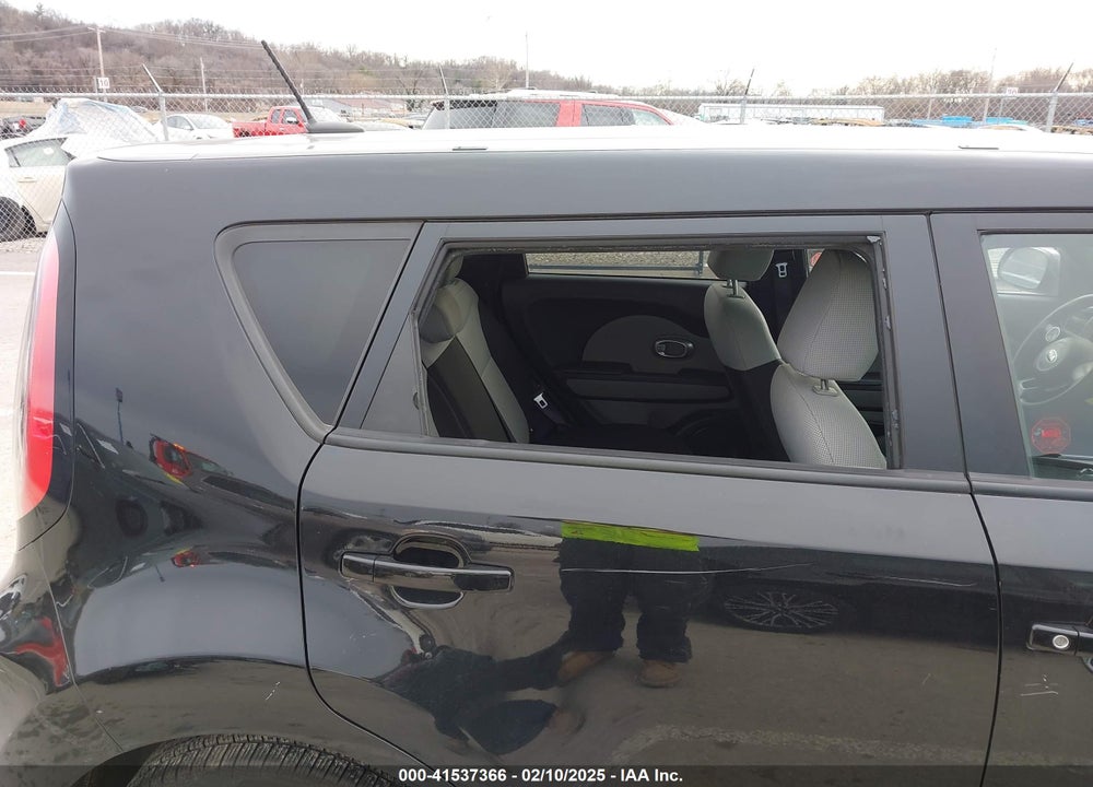 2015 KIA SOUL VIN: KNDJN2A23F7140738