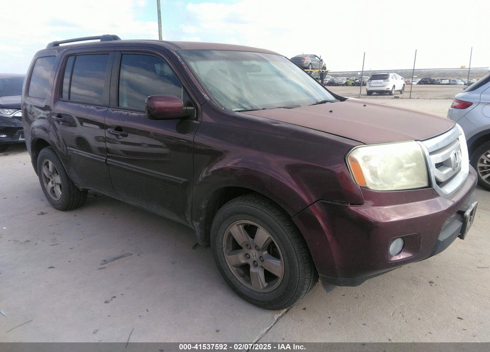 2011 HONDA PILOT EX VIN: 5FNYF3H44BB041455