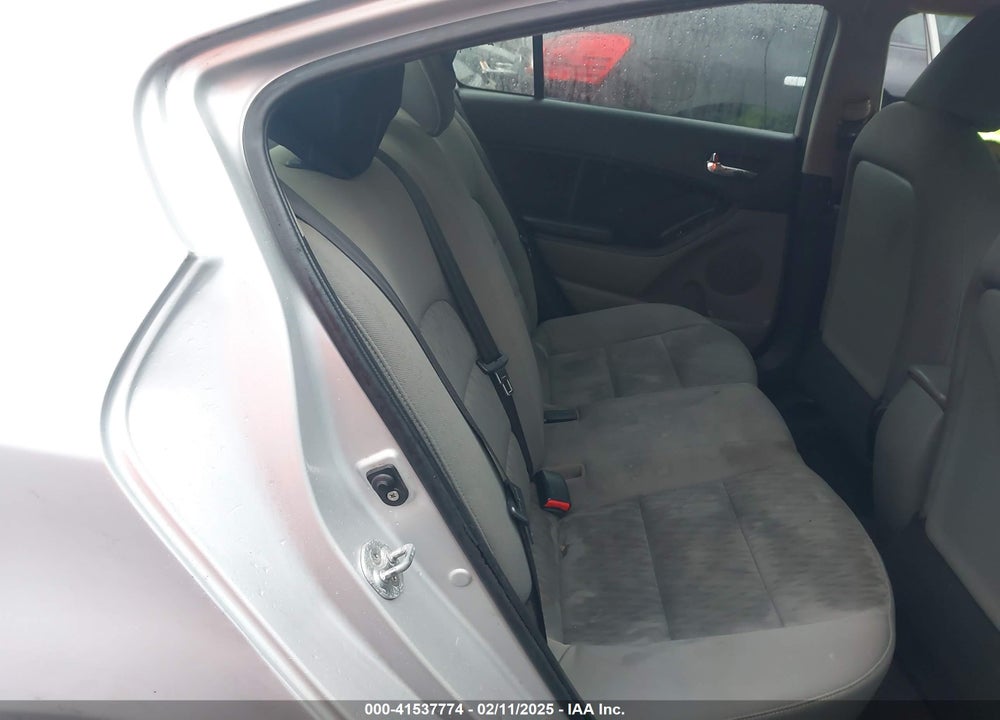 2015 KIA FORTE VIN: KNAFK4A6XF5377121
