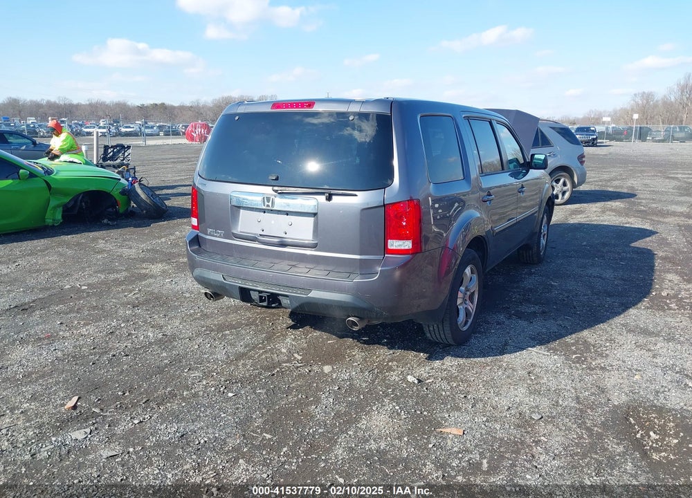 2015 HONDA PILOT VIN: 5FNYF3H41FB030063