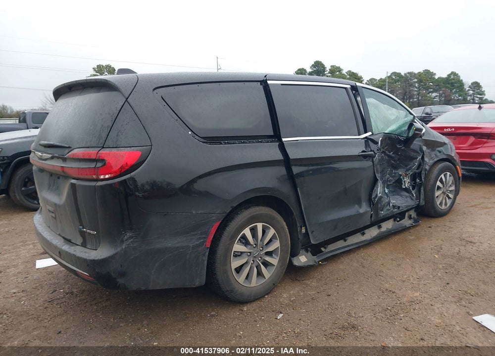 2024 CHRYSLER PACIFICA HYBRID PREMIUM S APPEARANCE PKG/ROAD TRIPPER/S APPEARANCE PKG/SELECT VIN: 2C4RC1S72RR144697
