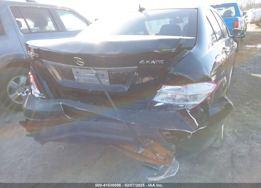 2010 MERCEDES-BENZ C 300 VIN: WDDGF8BB2AF463871