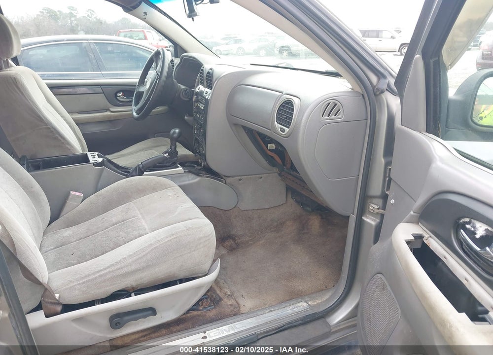 2005 GMC ENVOY XL VIN: 1GKES16S856128915