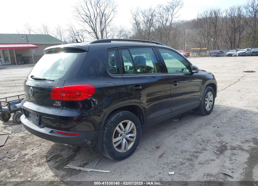 2016 VOLKSWAGEN TIGUAN S VIN: WVGBV7AX3GW009227
