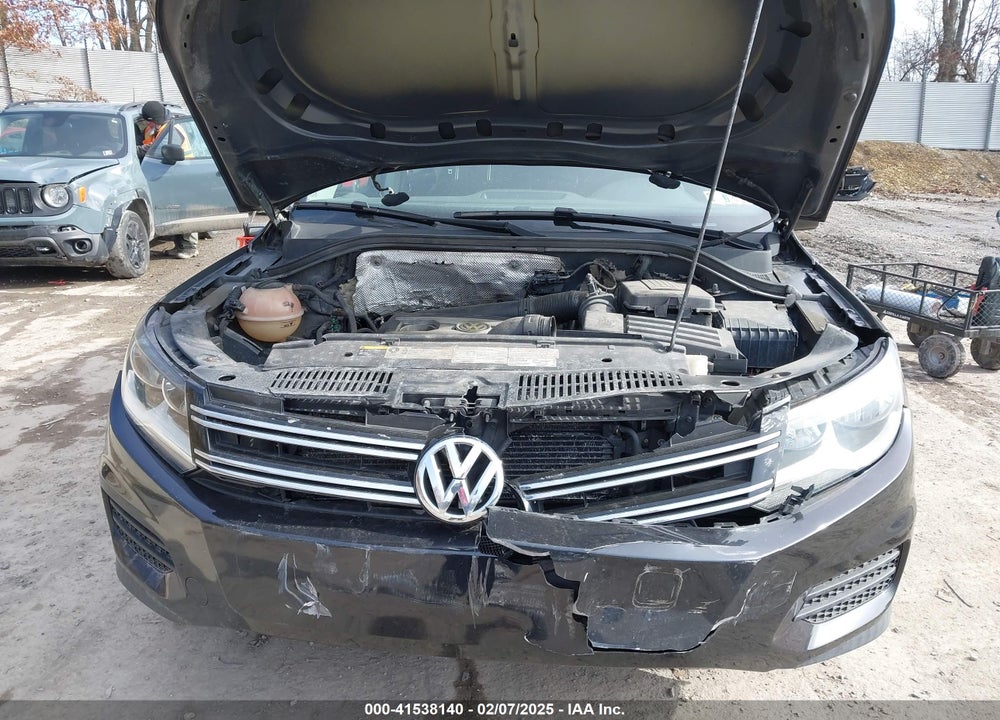2016 VOLKSWAGEN TIGUAN S VIN: WVGBV7AX3GW009227