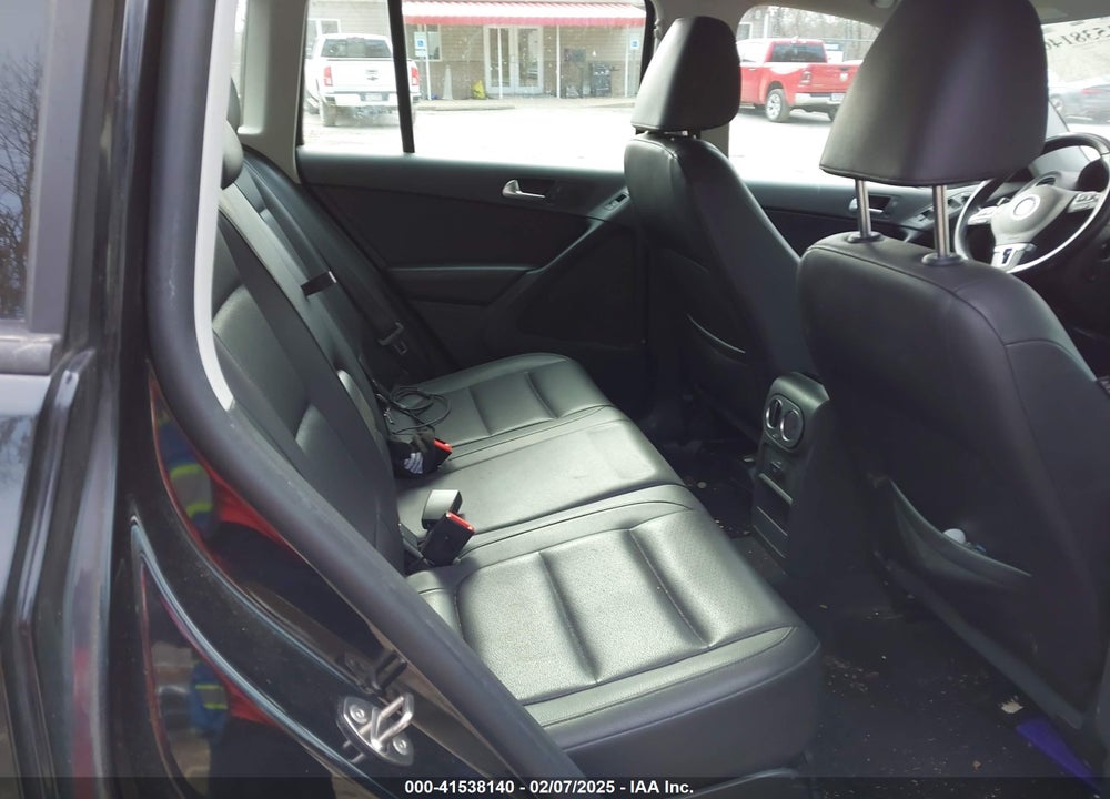 2016 VOLKSWAGEN TIGUAN S VIN: WVGBV7AX3GW009227